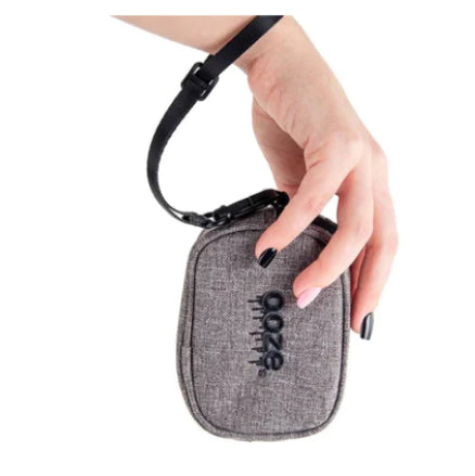 DISCRETE TRAVELER WRISTLET